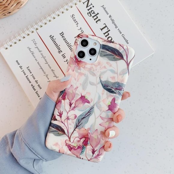 Accessories - NEW iPhone 11/Pro/Max/XR Flower Case